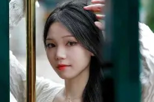 继岳云鹏后 向佐也说了娱乐圈的一些事情关晓彤也没逃过