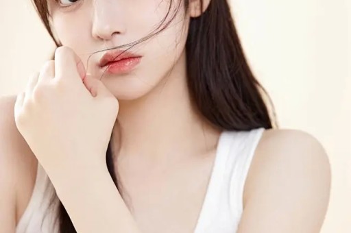 江疏影39岁凭脚毛上热搜背后藏着内娱对中年女星最大的傲慢
