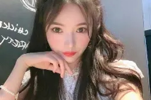 陪玩陪睡算啥？高尔夫球事件带着女儿找三姐王晶再曝大瓜